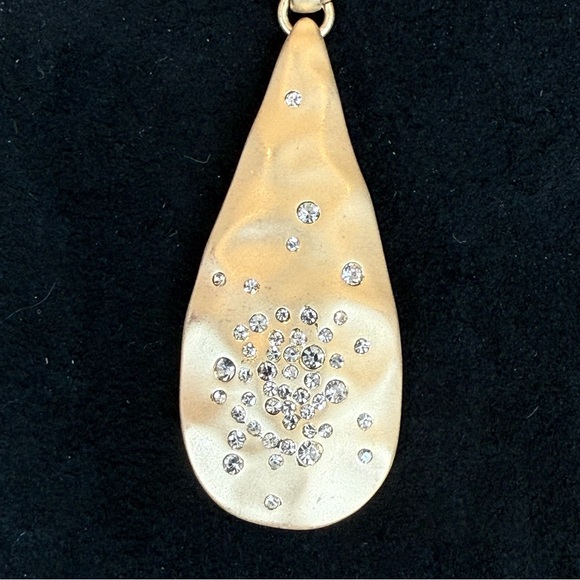 Lovely Satin Finish Gold Tone Teardrop Pendant Necklace With Rhinestone Accents - Picture 2 of 5